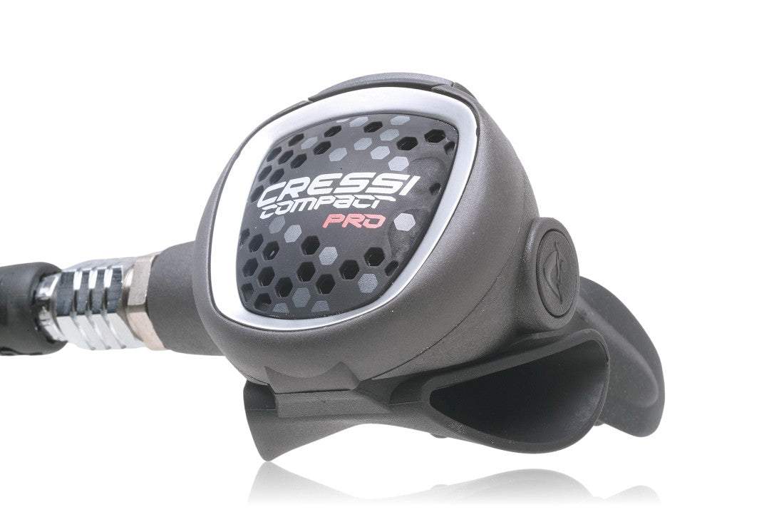 Cressi MC9-SC / Compact Pro Regulator with new graphic and metal details, ideal for cold water diving.